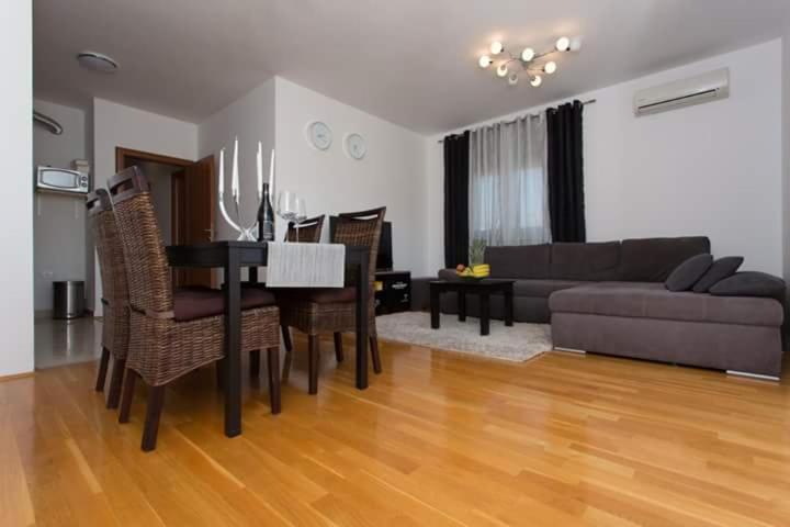 Apartman Mila Kaštela Екстериор снимка