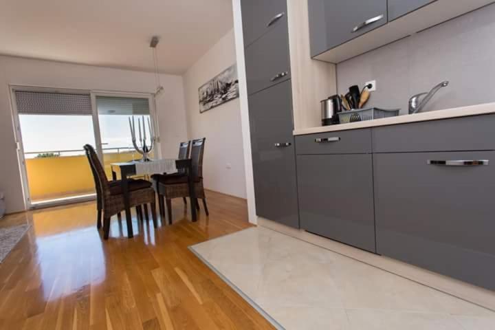 Apartman Mila Kaštela Екстериор снимка